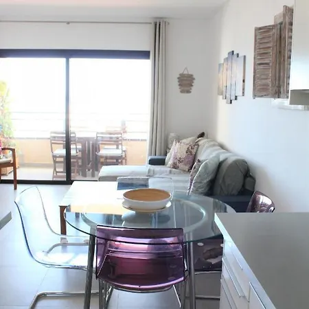 Fantastic 2 Bd Sea Views Apartment *