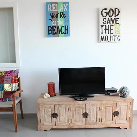 Апартаменты Fantastic 2 Bd Sea Views Apartment *