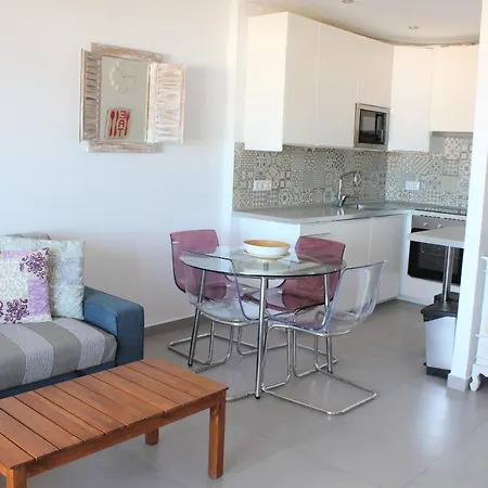Fantastic 2 Bd Sea Views Apartment *