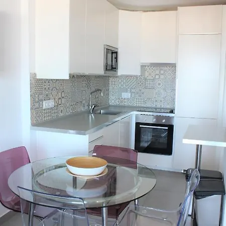 Fantastic 2 Bd Sea Views Apartment Apartment *