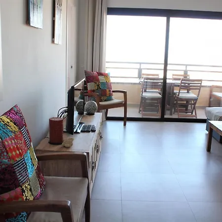 Fantastic 2 Bd Sea Views Apartment *