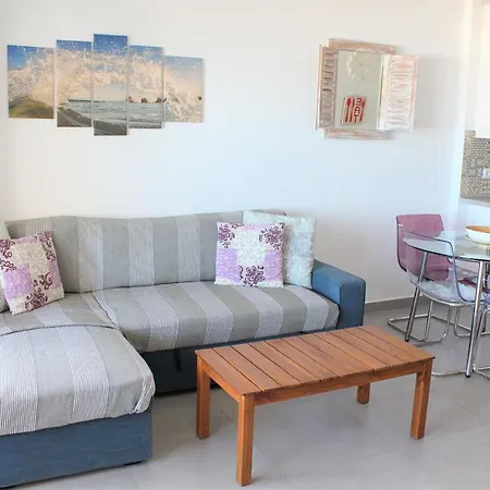 Fantastic 2 Bd Sea Views Apartment