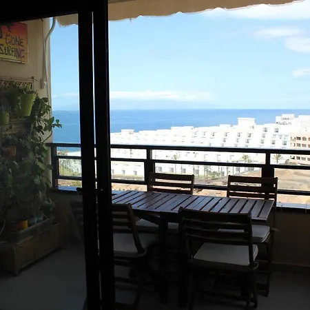 Fantastic 2 Bd Sea Views Apartment